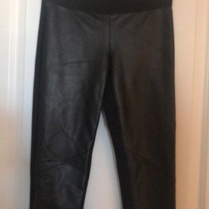 Leather-look leggings